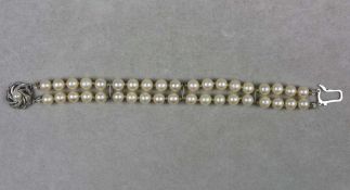 Perlenarmband, zweisträngig, geknotet, in vier Abschnitte unterteilt, D: 6,9 mm, L: ca. 16 cm, 585er