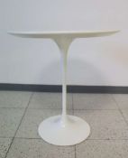 Eero Saarinen, Beistelltisch "Tulip table", Ausführung Knoll Studio, Entwurf aus dem Jahr 1956, weiß