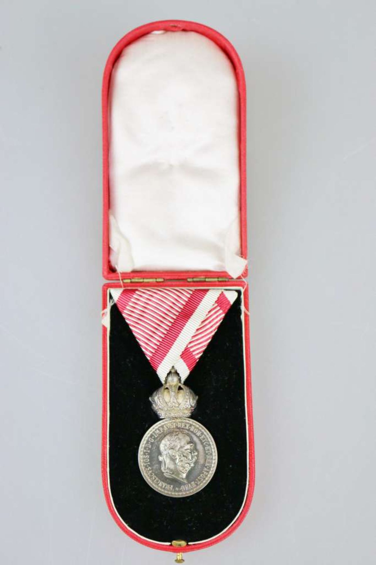 Österreich Ungarn, silberne Militär-Verdienstmedaille ("Signum Laudis") am Band der