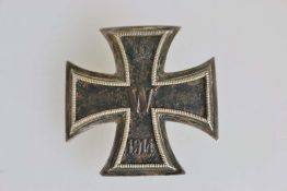 Preußen Eisernes Kreuz 1. Klasse 1914, DRGM, Silber, leicht gewölbte Form an Schraubscheibe,