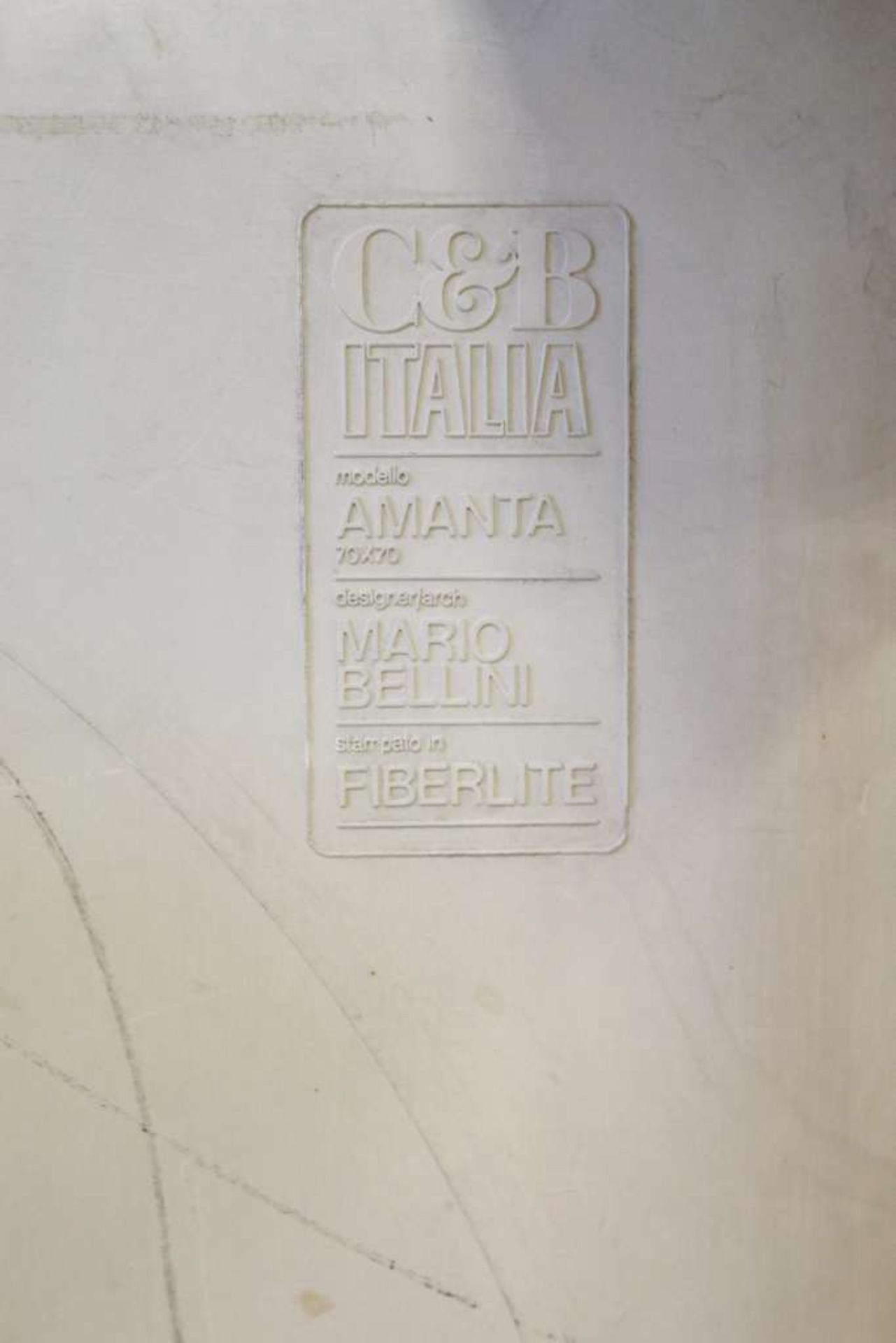 C&B Italia Beistelltisch, weißer Kunststoff, Entwurf Mario Bellini um 1978, Modell Amanta. - Bild 3 aus 5