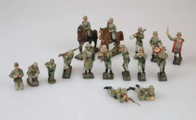 Konvolut Lineol & Elastolin-Soldaten, Deutschland, polychrom bemalt, (Infanterie, Kavallerie, Musik)