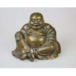 Lachender Buddha, Metallguss, 20. Jh., H.: 20,5 cm.