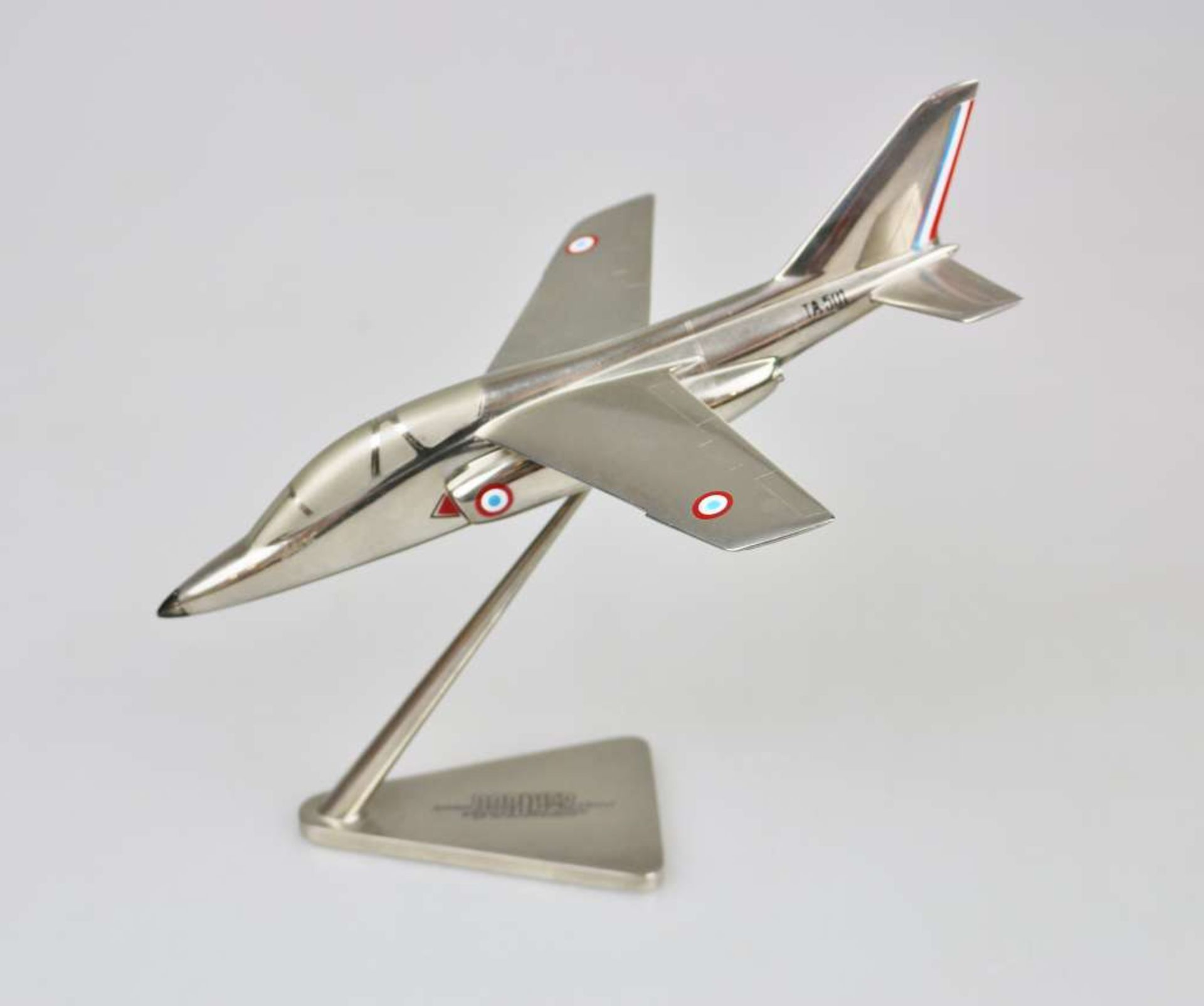 Flugzeugmodell, Alpha Jet, wohl 1960er Jahre, Metall, mit Display-Stand, am Stand bez. "Dornier