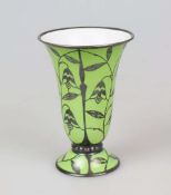 Hutschenreuther Jugendstil Vase mit Silber Overlay, grüner Fond mit Glockenblumen, im Boden