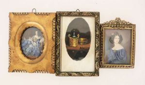Drei Miniaturmalereien, zwei auf Beinplatte, zwei Portraits ein Stillleben, ein Porträt signiert,