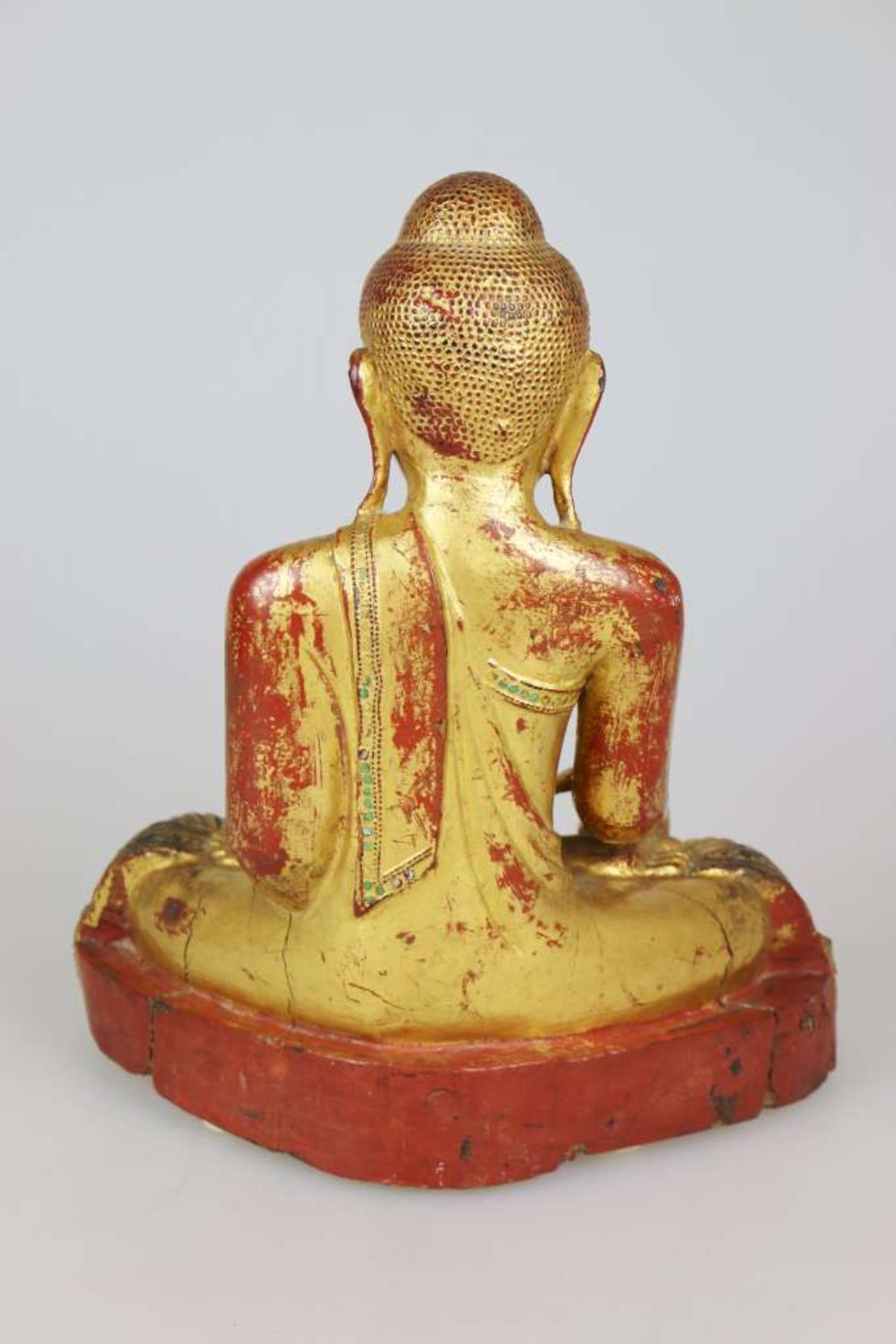 Buddha Statue Burma, Holz vergoldet, 18/19 Jh. Mandalay Periode. Höhe ca. 40 cm. Mit der rechten - Bild 2 aus 6