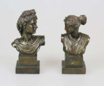 Zwei Büsten, Apolon und Artemis, Messing oder Metallguss, wohl Museumskopien, Höhe ca. 18 cm.