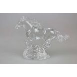 Waterford Crystal "Running Horse", Irland 20 Jh., galoppierendes Pferd aus Bleikristall, Maße ca. 22