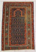 GEBETSTEPPICH, Westanatolien, Bergama, Anf. 19. Jh. Maße: 89 x 139 cm. Gebrauchs- und