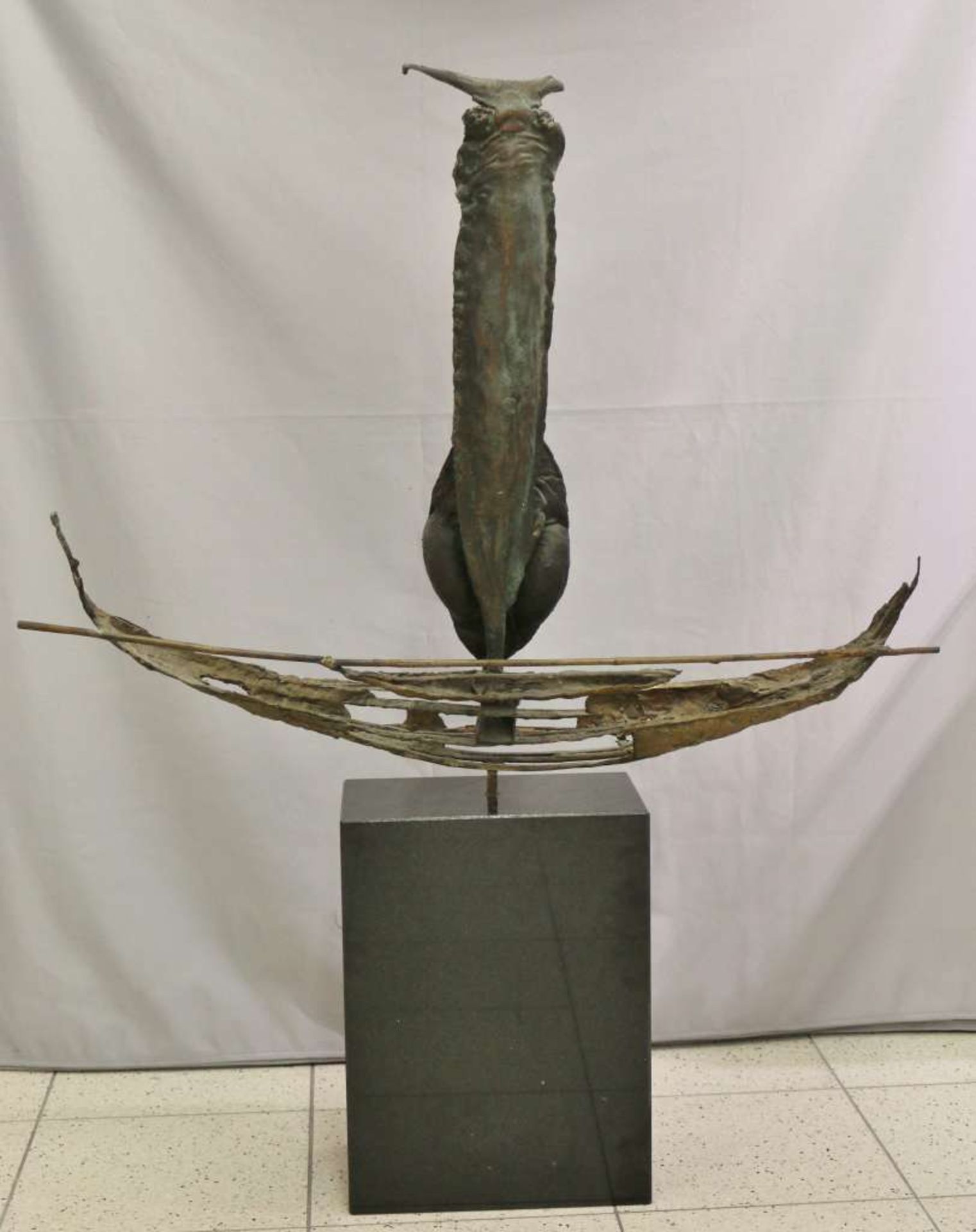Leonard LORENZ (1948), Bronze, patiniert, Titelei: BALANCE, auf schwarzem Marmorsockel positioniert. - Bild 2 aus 2