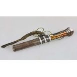 Mongolei, Messer um 1900, Griff aus Horn mit Messing und Aluminium Beschlägen, Eisenknauf,