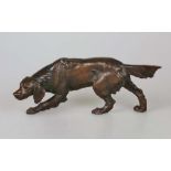 Bronze Skulptur, Setter in Vollbronze, braun patiniert, fein und detailliert gearbeitete Figur,