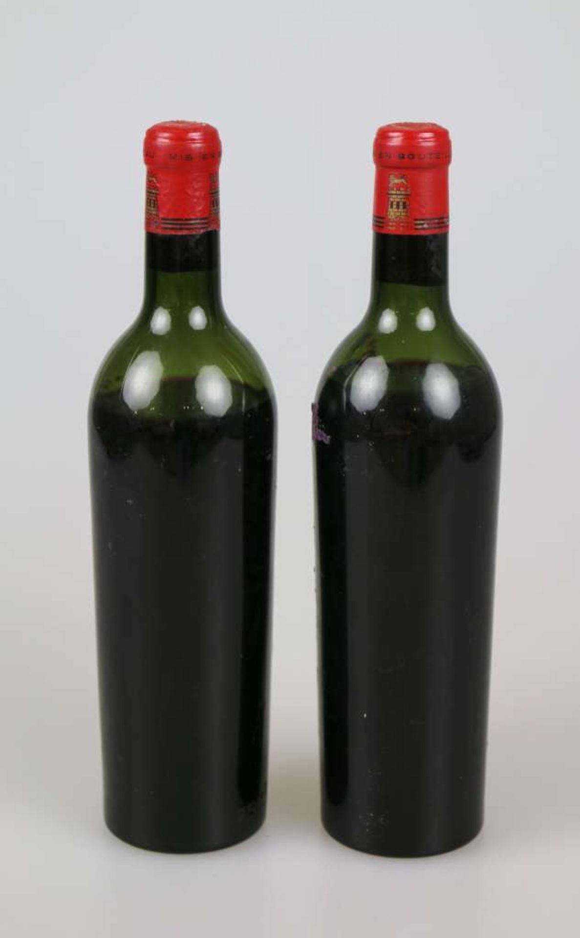 Rotwein, 2 Flaschen Château Latour, Paillac-Médoc, 1953, 0,75 L. 1x mid shoulder, 1x low shoulder, - Bild 3 aus 3