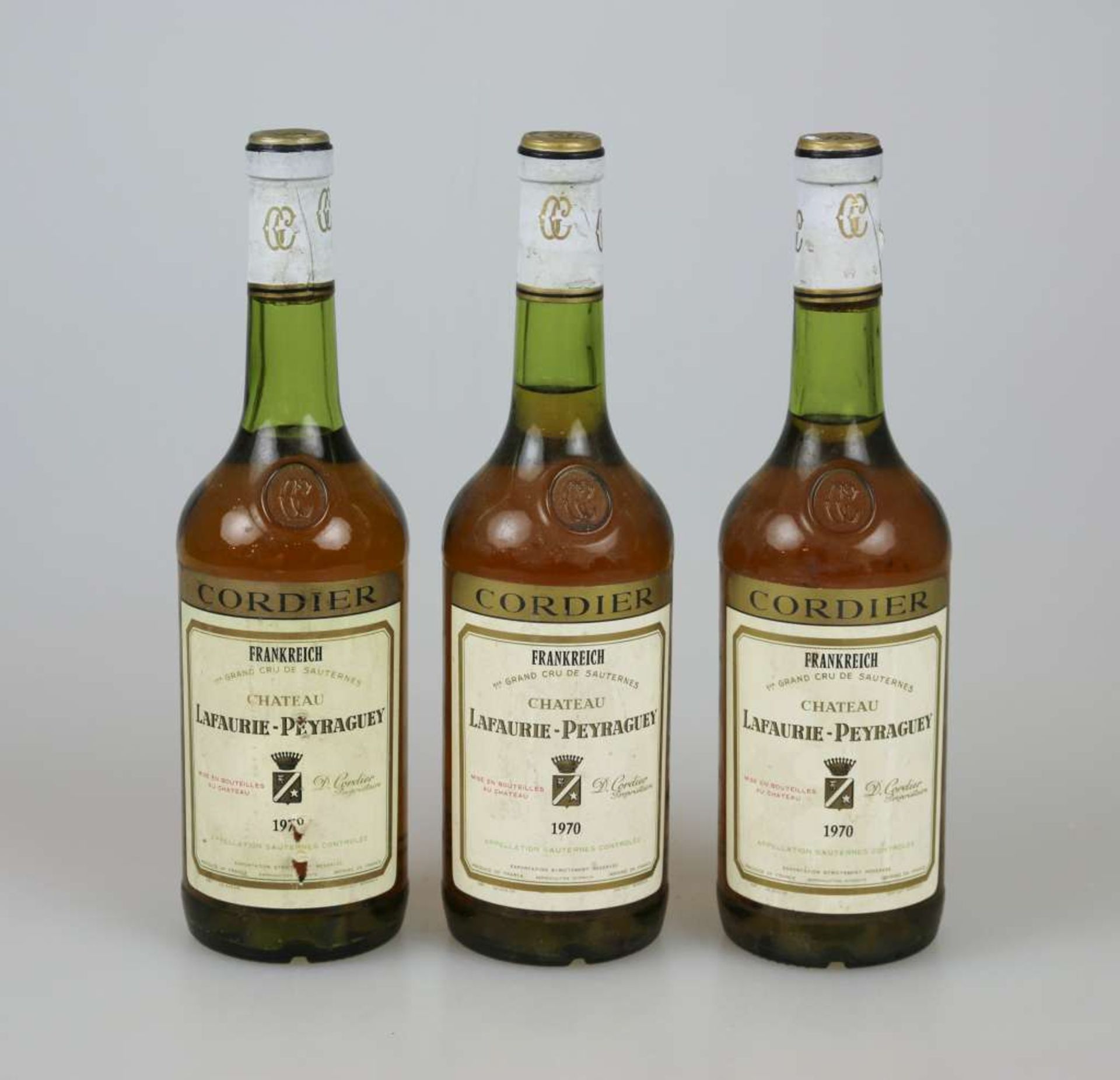 Sauternes, 3 Flaschen Château Lafaurie Peyraguey, 1970, 0,75 L. 1x Etikett leicht beschädigt. Der