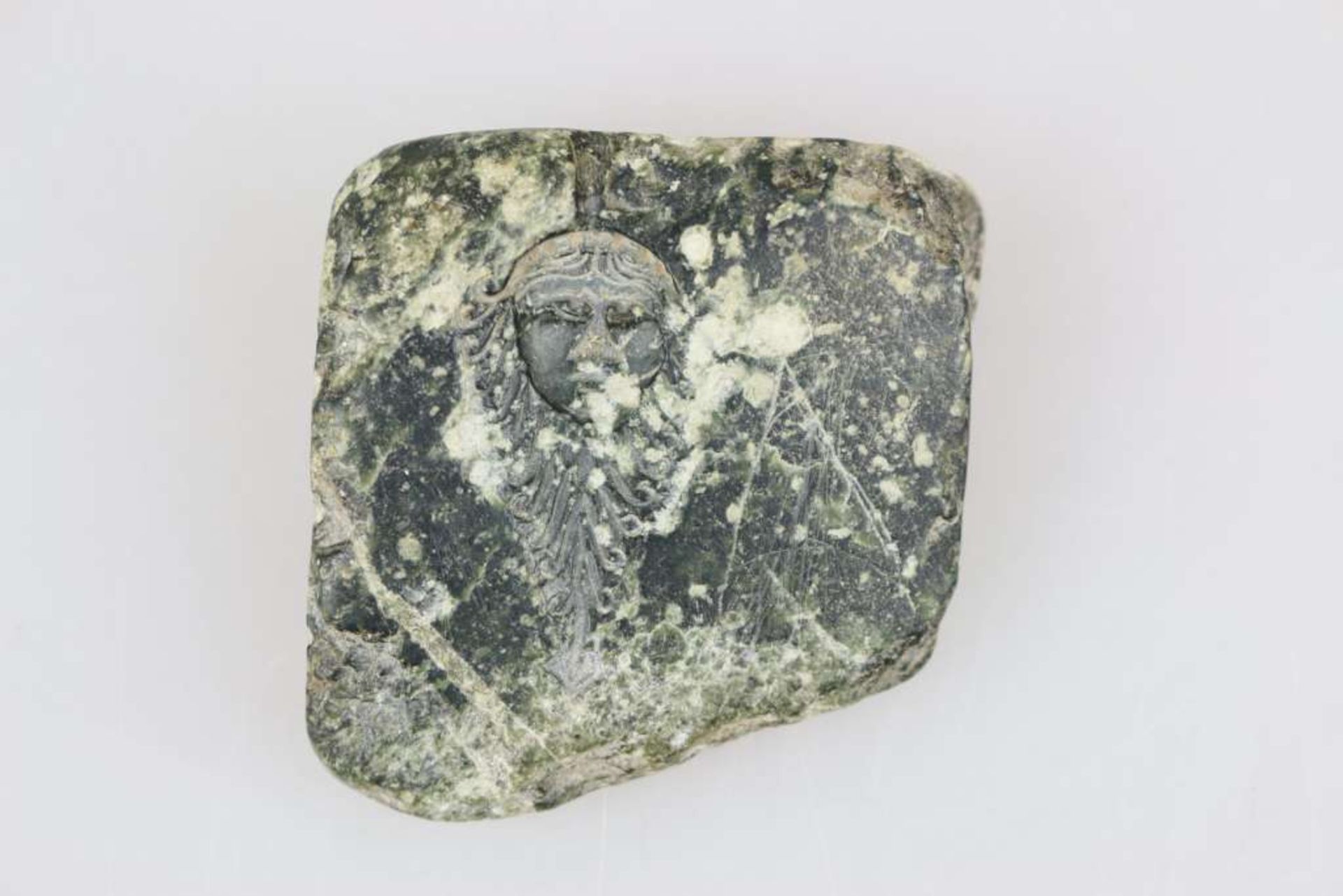 Antike Gussform aus Stein, evtl. Ägypten, vorderseitig und rückseitig in Stein gravierte Darstellung - Bild 2 aus 3