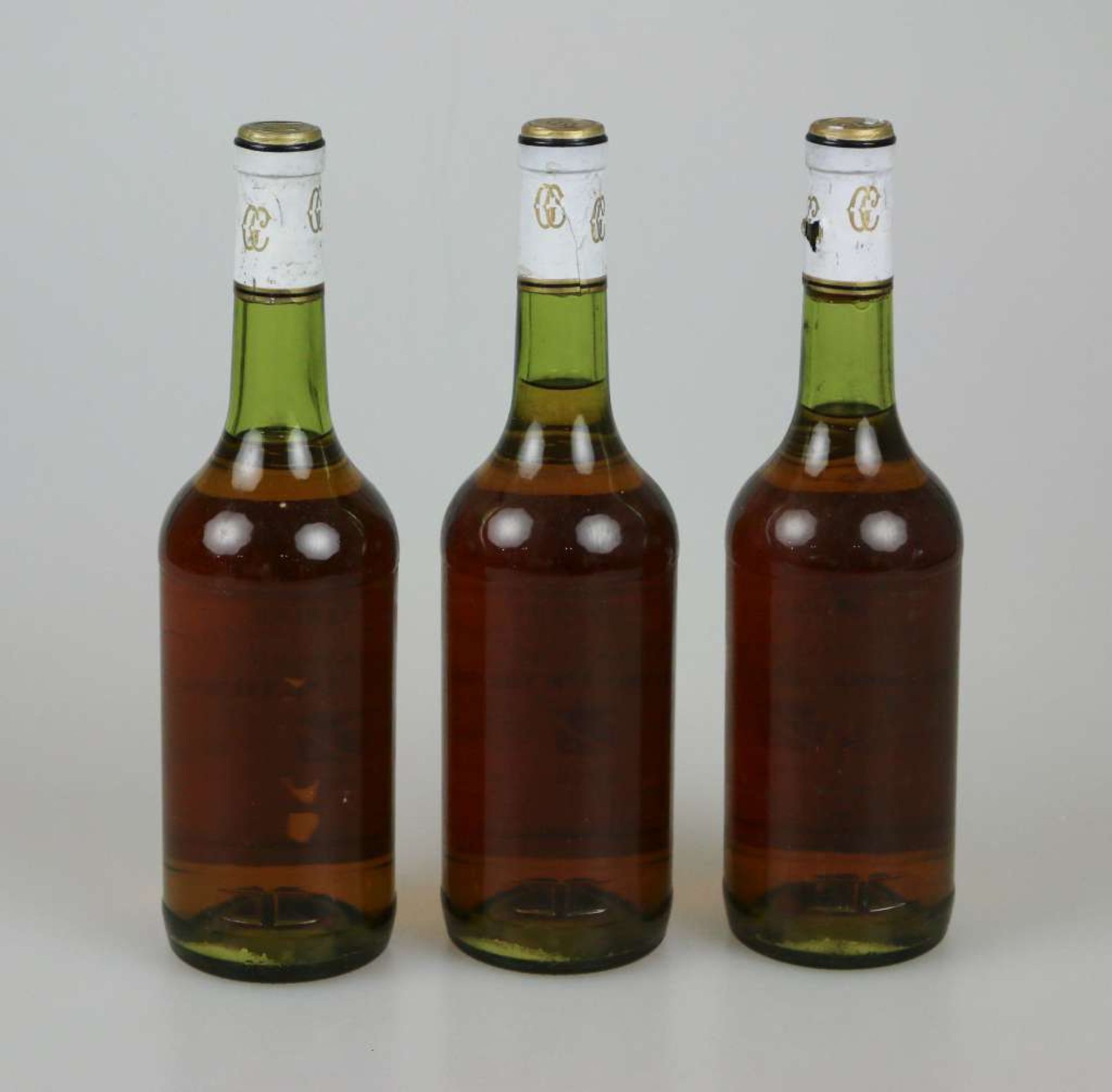 Sauternes, 3 Flaschen Château Lafaurie Peyraguey, 1970, 0,75 L. 1x Etikett leicht beschädigt. Der - Bild 2 aus 3