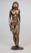 Erwin A. SCHINZEL (1919), Bronze Skulptur, weiblicher Akt mit Tuch (im Werksverzeichnis Nr. 341 auch