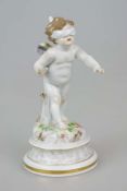 Meissen, geflügelter Amor als Blinder, Entwurf Heinrich Schwabe 1877-80, Mod. Nr. L 119, farbige