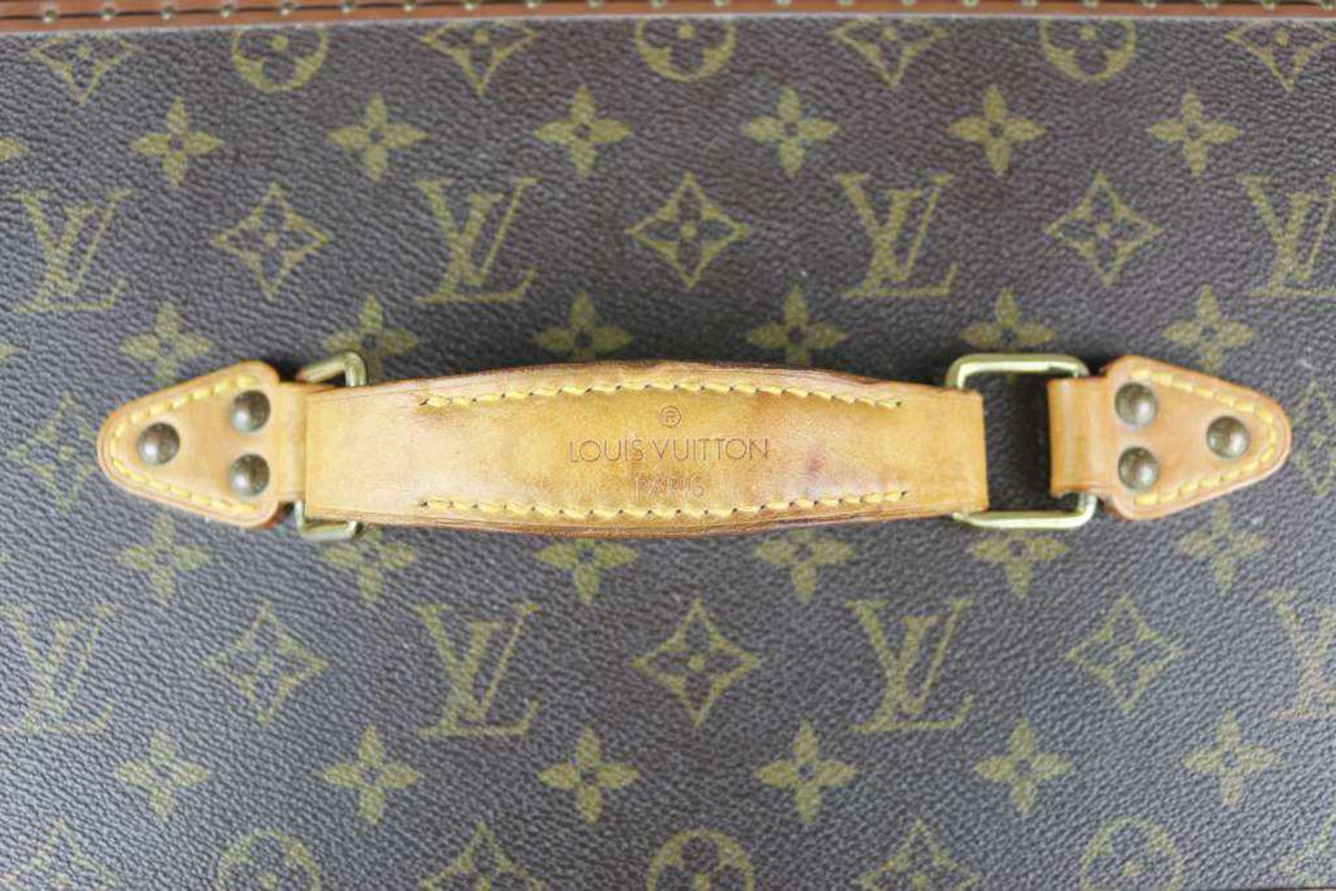 Louis Vuitton Beauty Case, Canvas mit LV Schriftzug, Messingbeschläge und Ledergriff. Innen mit - Bild 3 aus 4