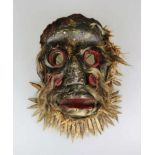 Maske, wohl Elfenbeinküste, vermutlich 20. Jh., Holz, Reste polychromer Bemalung, Bart aus