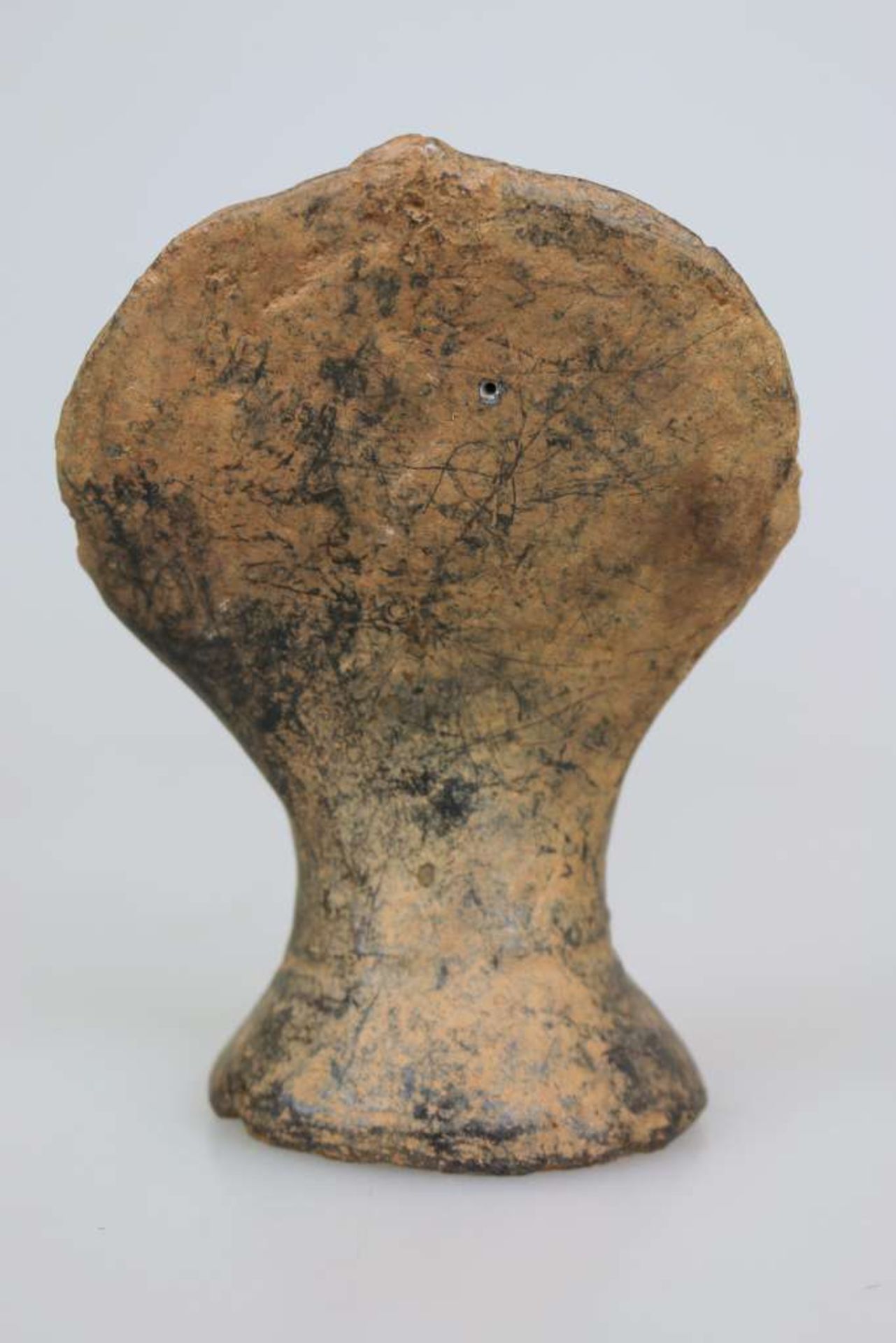 ASANTE AKAN, Ghana, Memorialkopf, gebrannter Ton mit Engobefassung, 19. Jh. (ca. 150 Jahre alt), bei - Image 2 of 4