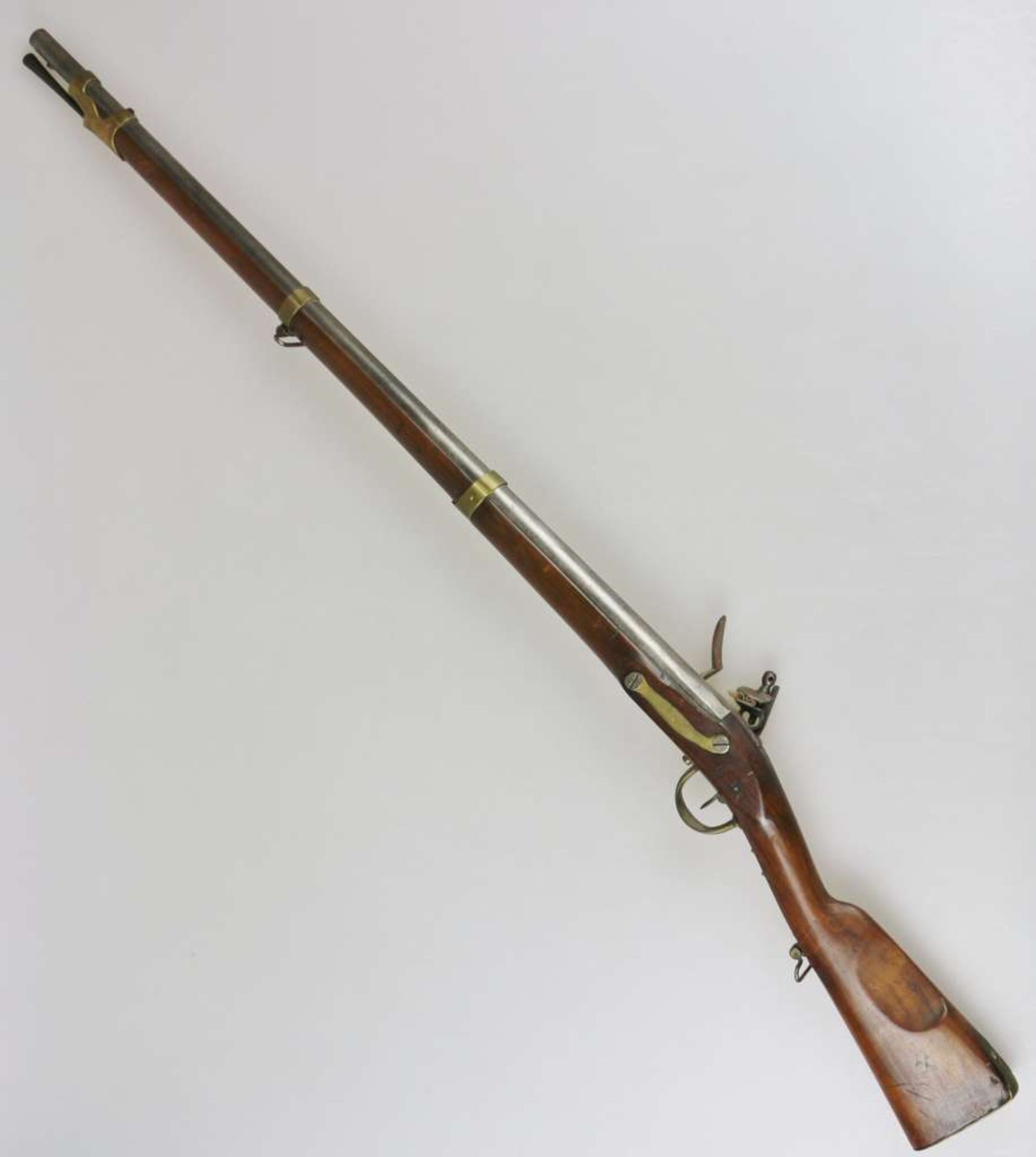 Frankreich, Infanteriegewehr, wohl M 1777 oder ähnlich. Nussholzschaft mit eiserner Garnitur, - Bild 6 aus 6