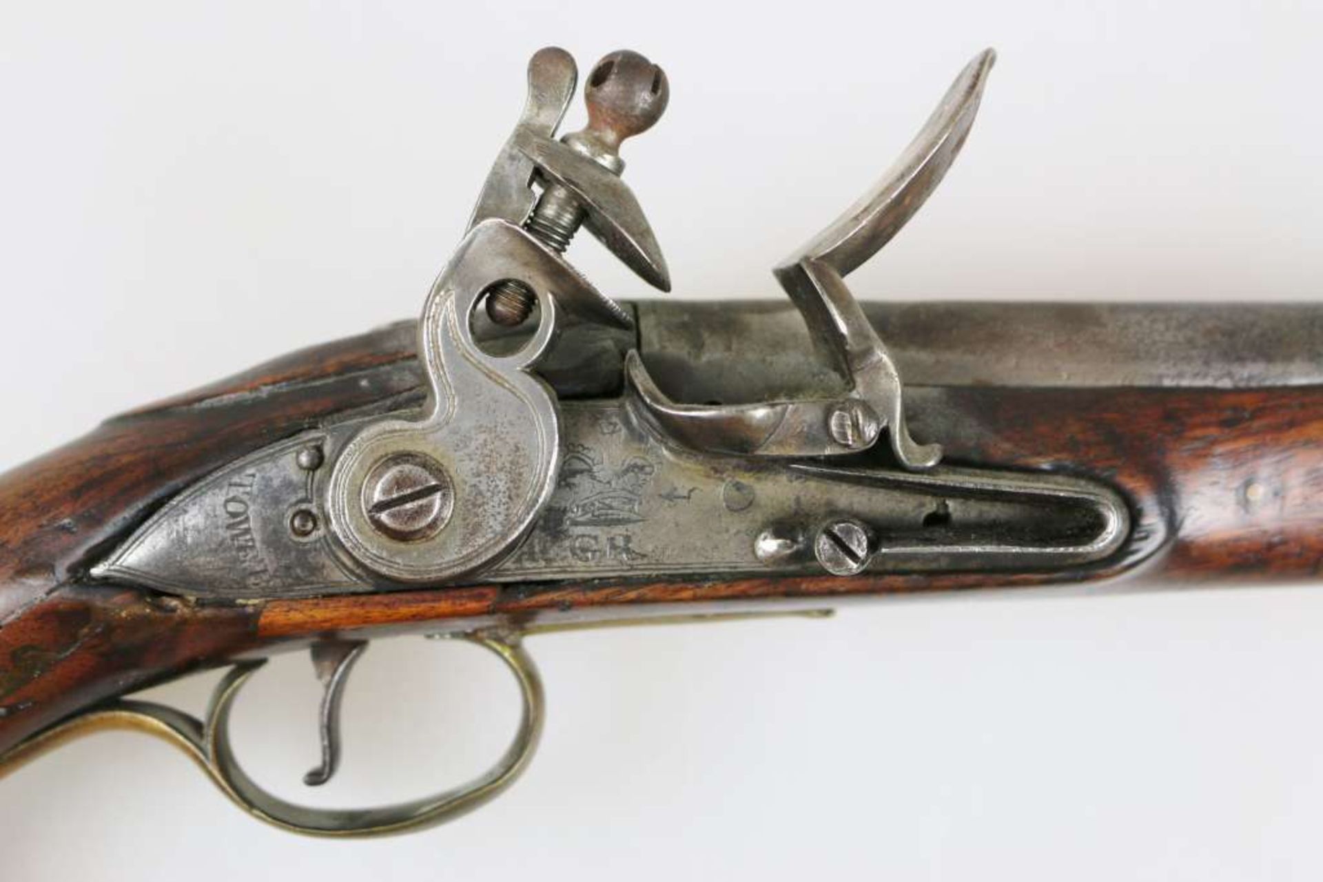 Britische Steinschlosspistole, 18/19. Jahrhundert, 22,9 cm langer runder Lauf, leicht flugrostig, - Image 2 of 4