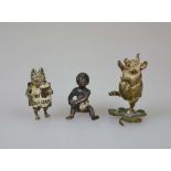 Wiener Bronze, ohne Markung, drei Miniaturen, 20. Jh., polychrom gefasst: tanzendes Glücksschwein