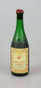 Rotwein, Flasche Chianti Riserva, 1970, 0,75 L. Low shoulder. Der Wein stammt aus einer