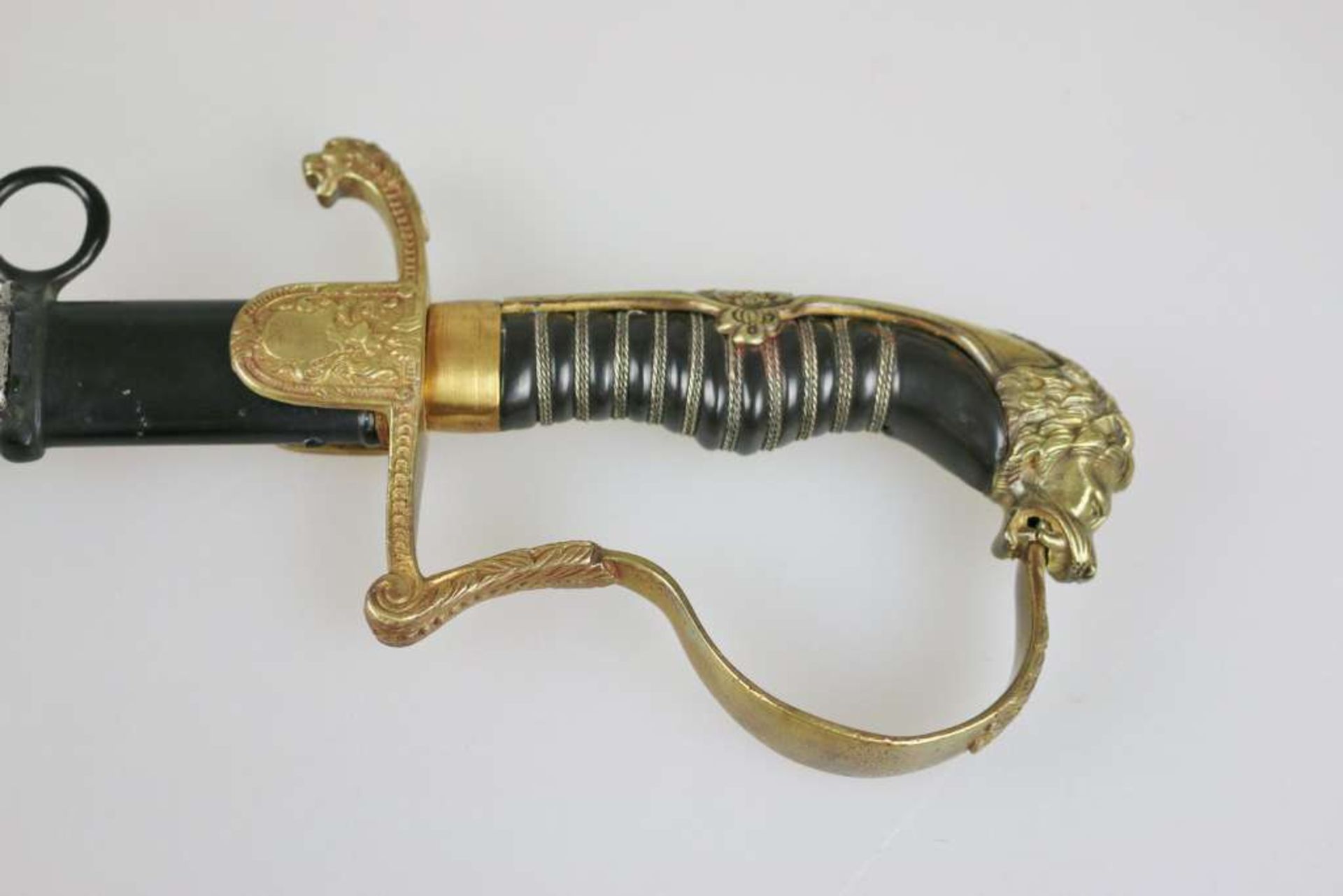 Preußen Löwenkopfsäbel für Offiziere der Artillerie. Vergoldetes und verziertes Eisengefäß mit - Bild 3 aus 6