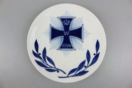 Meissen Wandteller, Eisernes Kreuz 1914, verso Schwertermarkung Knaufzeit, dazu Widmung auf