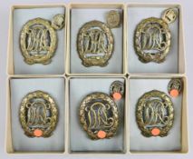 Sechs Sportabz. 3. Reich, 2 x Sportabzeichen DRA in Bronze mit Miniatur und 1 x DRL ohne Hoheitsabz.
