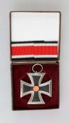 Eisernes Kreuz 2. Klasse 1939 im LDO-Etui, Hersteller: Arbeitsgemeinschaft der Graveur-, Gold- und