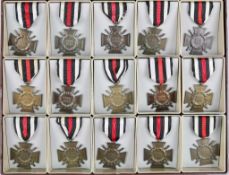 Ehrenkreuz des 1. Weltkrieges Frontkämpferkreuz, Sammlung von 15 Stück, magnetisch, verschiedene