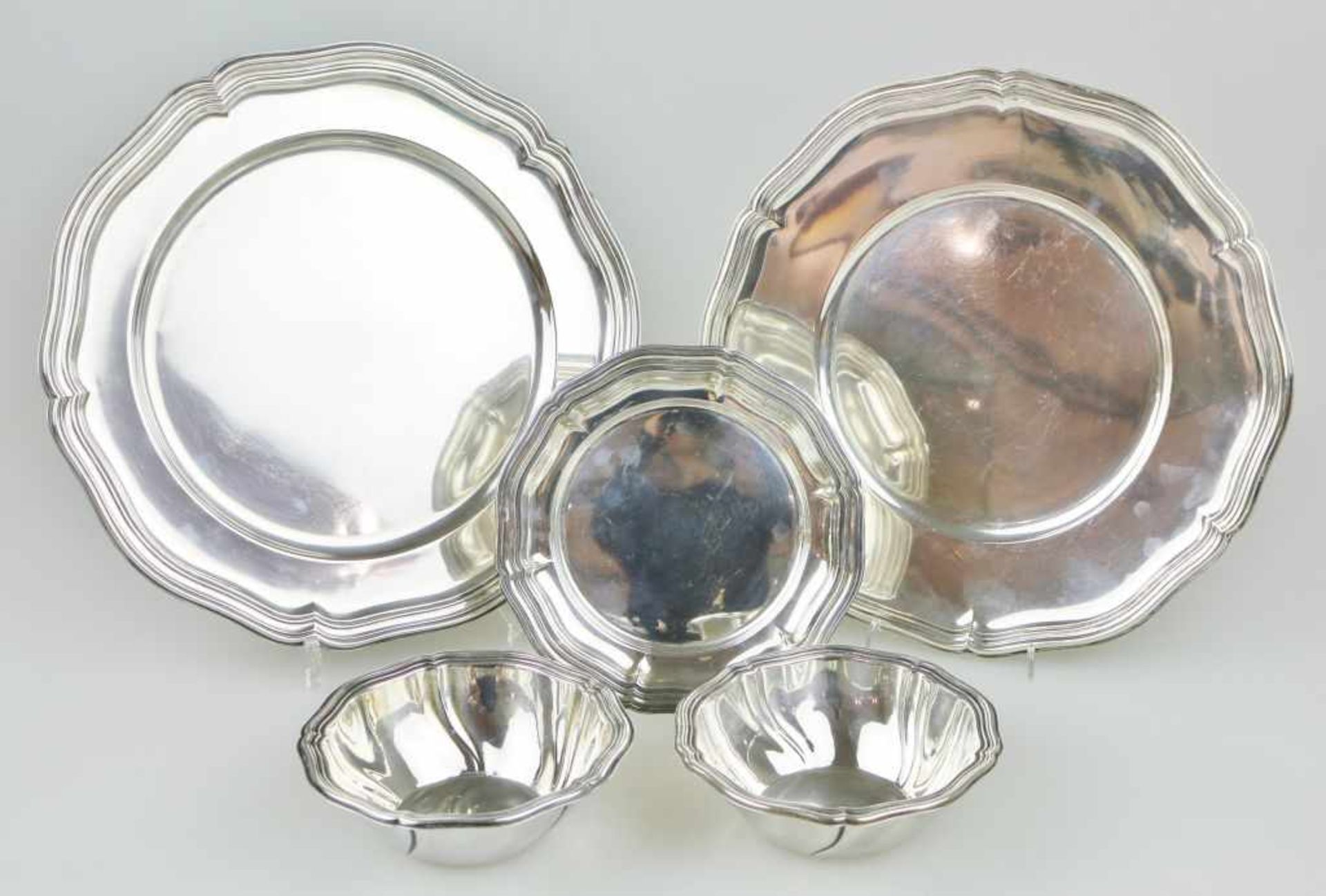 Konvolut Silber, 5-teilig, Deutschland, 20. Jh., gemarkt, bestehend aus: 2 Platzteller, kleiner