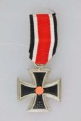 Eisernes Kreuz 1939 2. Klasse am Band, Hersteller: Berg & Nolte, Lüdenscheid, im Ring mit Markierung