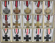 Ehrenkreuz des 1. Weltkrieges, Sammlung von 15 Stücken, 5 x Frontkämpfer, 5 x Kriegsteilnehmer, 5