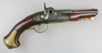 Perkussionspistole um 1850. Runder gezogener Lauf im Kaliber 14 mm. Schlossplatte und Hahn in Eisen,