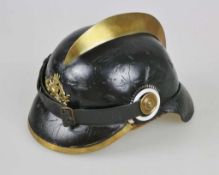 Preußen, Feuerwehrhelm um 1900, Leder, mit Kokarden und Emblem, gelaschtes Lederinnenfutter,
