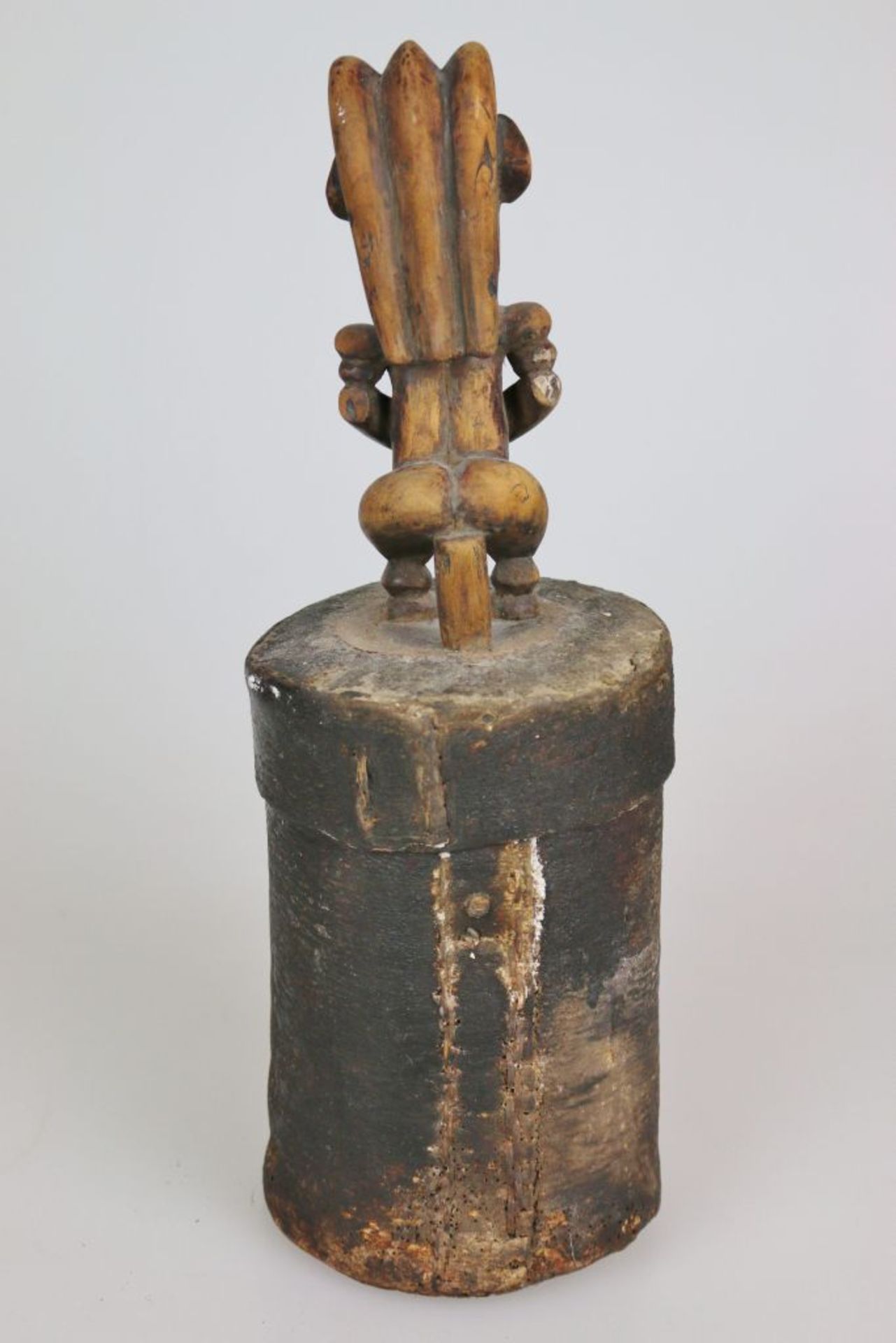 GABUN, FANG, BIERI (BYERIE) äußerst rares Reliquienbehältnis mit Figur, vollständig erhalten. - Image 4 of 5