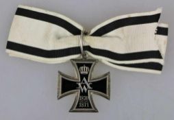 Preussen Verdienstkreuz für Frauen und Jungfrauen 1870-71 am weiss/schwarzen Band, Kreuz in Form des