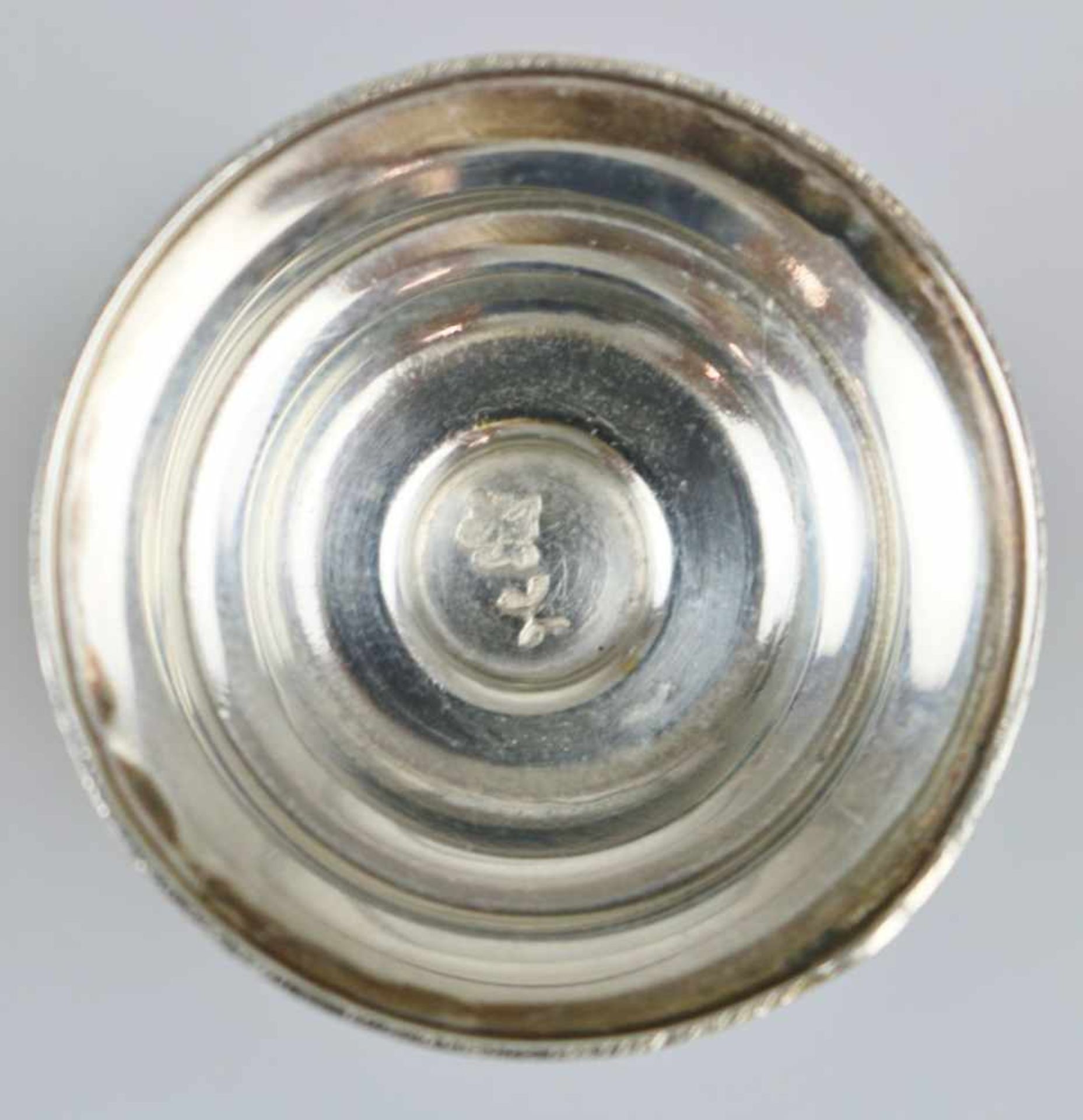 Paar Wodkabecher, Russland, Punze Stern mit Hammer und Sichel 875, kegelförmiger Kelch auf Schaft - Bild 2 aus 2