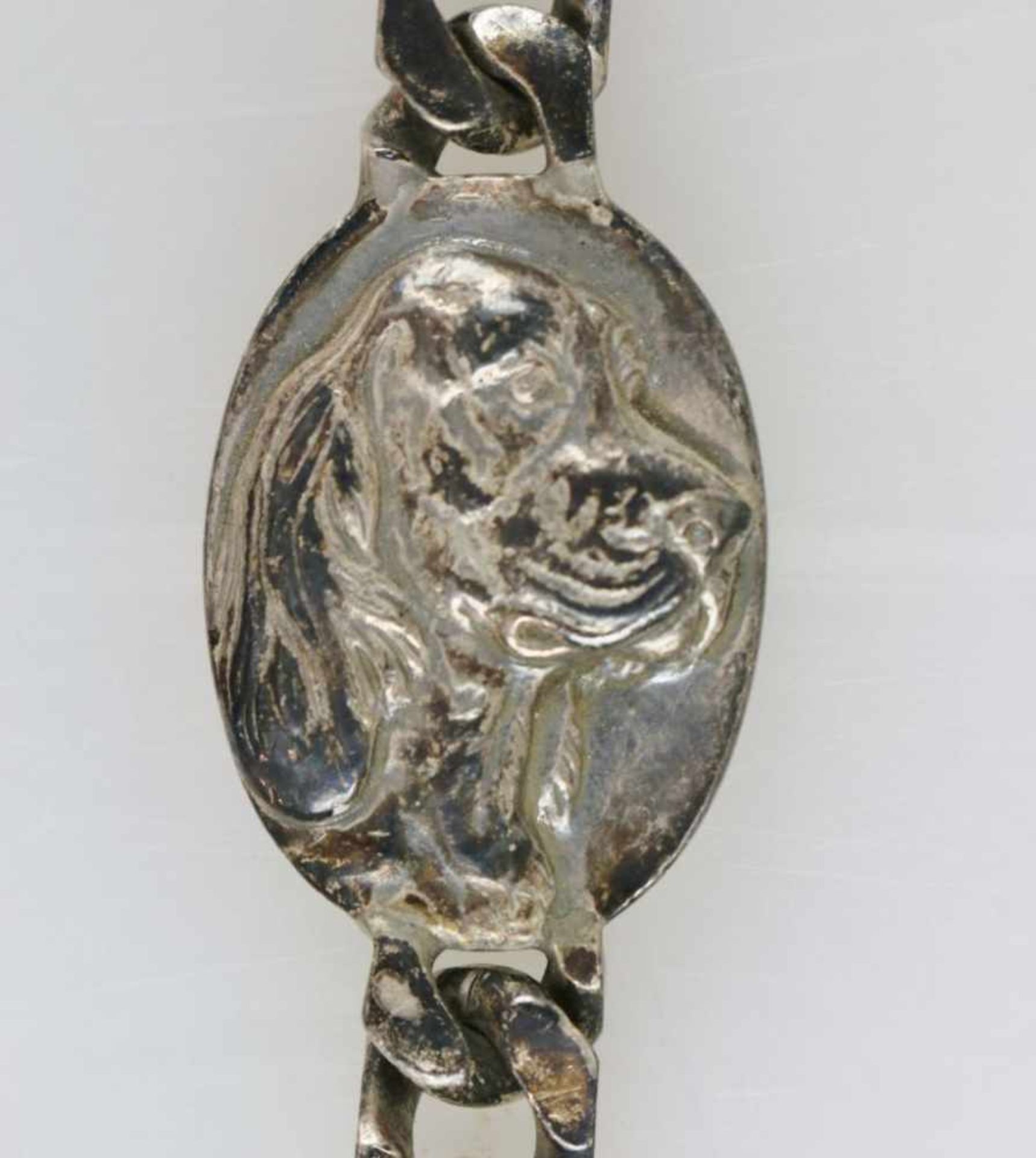 Gliederarmband mit Setterkopfrelief, 925er Silber, gestempelt. Mittig ovale Schmuckplatte mit Relief - Image 3 of 4