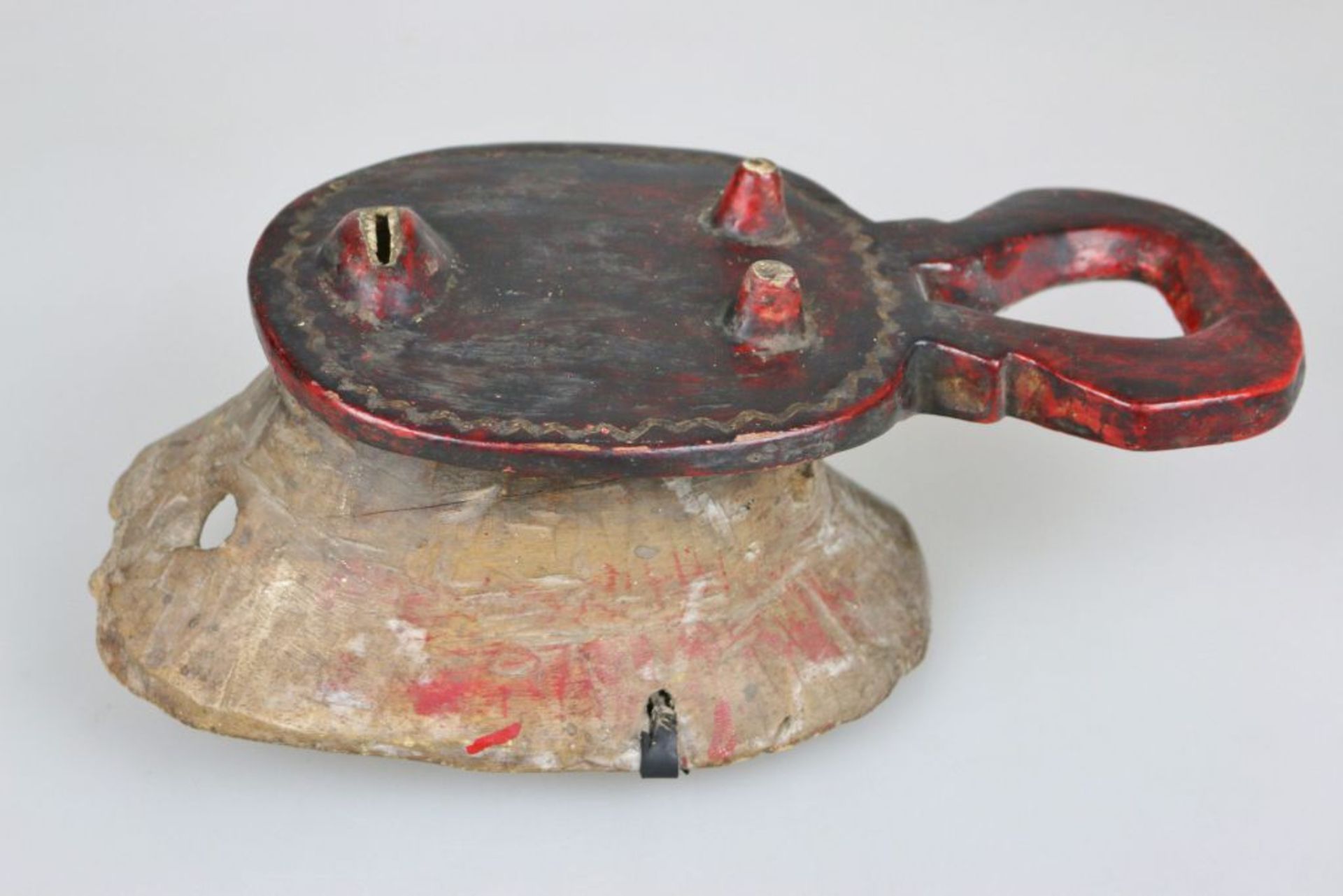 BAULE Goli Mask, Elfenbeinküste, kplekple yaswa, Holz, Kaolin, Erdpigmente. Das scheibenförmige - Image 2 of 3