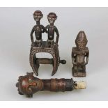 Drei Ritualfiguren, Afrika, wohl Baule u.a., Holz geschnitzt u. weitere Materialien, zweiseitige
