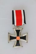 Eisernes Kreuz 1939 2. Klasse am Band, Schinkelform, ohne Hersteller, nicht magnetischer Kern,