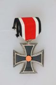 Eisernes Kreuz 1939 2. Klasse am Band, Hersteller: Arbeitsgemeinschaft der Graveur-, Gold- und