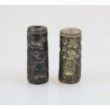 Paar Rollsiegel, wohl ägyptisch/orientalisch, Stein. H.: 2,8 cm.- - -20.00 % buyer's premium on