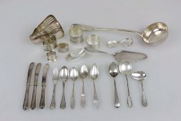Konvolut Silber/ Versilbertes: Buttermesser, kleine Löffel sowie Set von Kinderbesteck, Toastgreifer
